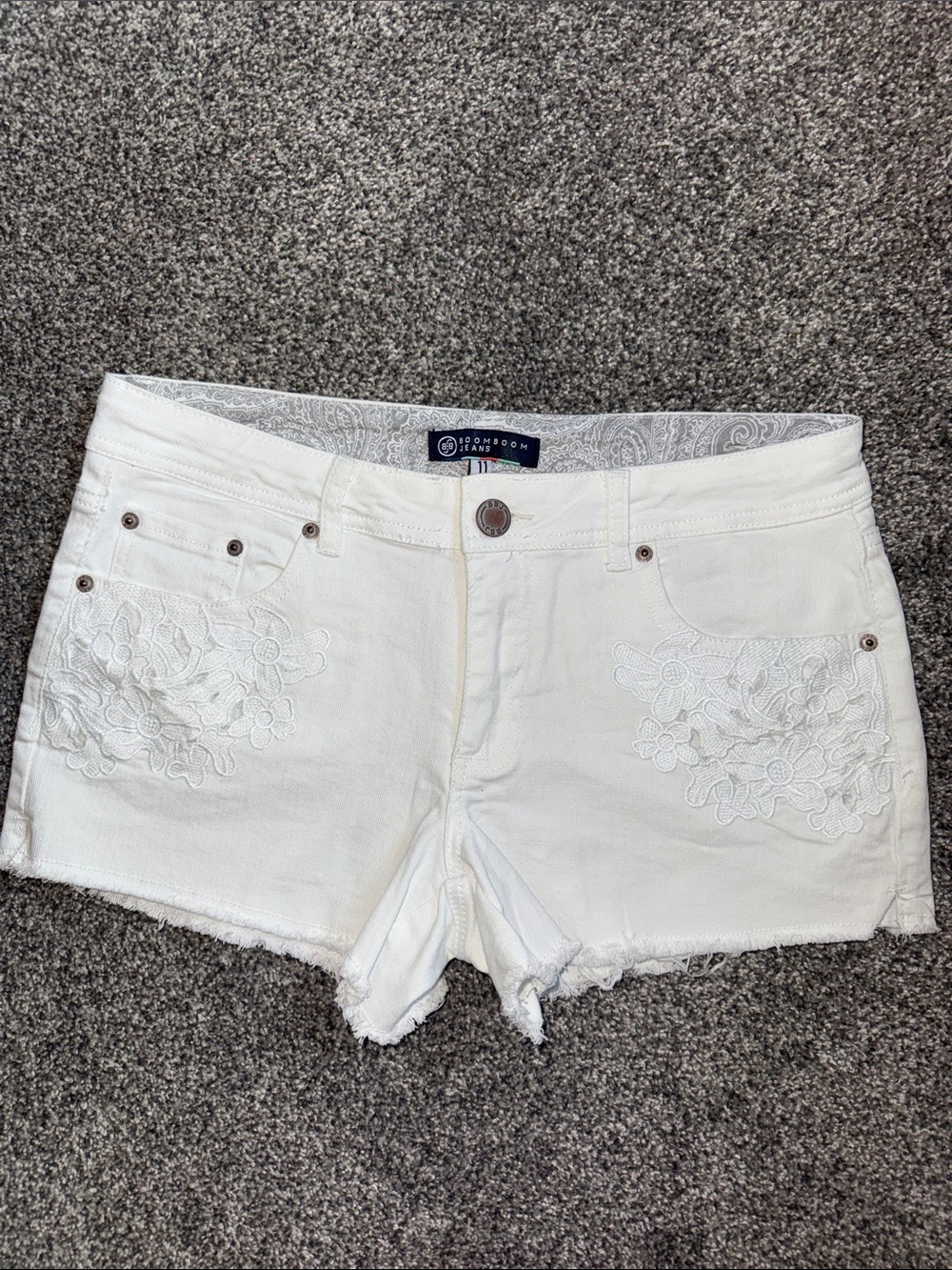 BoomBoom White Embroidered Denim Shorts Sz 11 Juniors